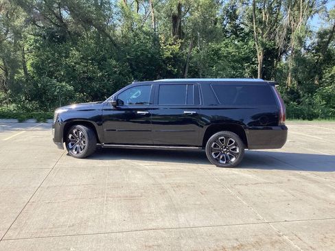 Used 2018 Cadillac Escalade ESV Premium Luxury AWD/4WD image 5