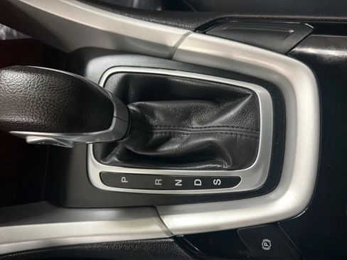Used 2016 Ford Fusion SE FWD image 12
