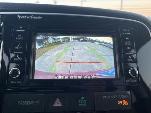 Used 2016 Mitsubishi Outlander SEL image 28