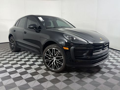 Certified 2026 Porsche Macan AWD/4WD image 7