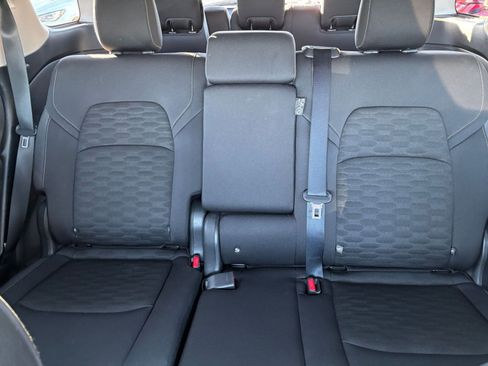 Used 2025 Nissan Pathfinder SV image 40