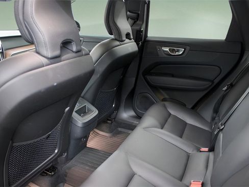 Certified 2024 Volvo XC60 B5 Plus w/ Climate Package image 11