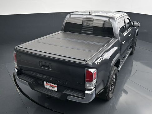 Used 2020 Toyota Tacoma TRD Off-Road AWD/4WD image 24
