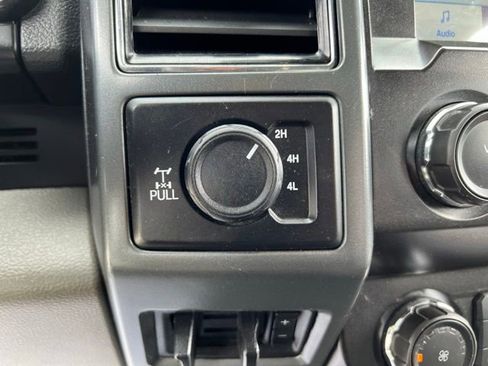 Used 2022 Ford F350 XLT w/ Camper Package AWD/4WD image 31
