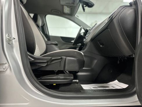 Used 2020 Chevrolet Equinox LS w/ LS Convenience Package AWD/4WD image 20