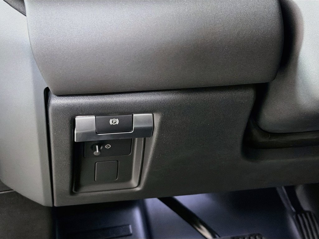 New 2026 Land Rover Defender 110 S AWD/4WD image 10