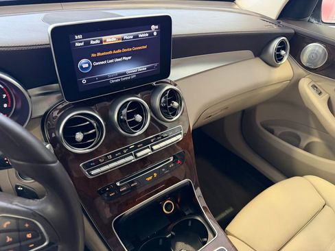 Used 2018 Mercedes-Benz GLC 300 4MATIC image 18