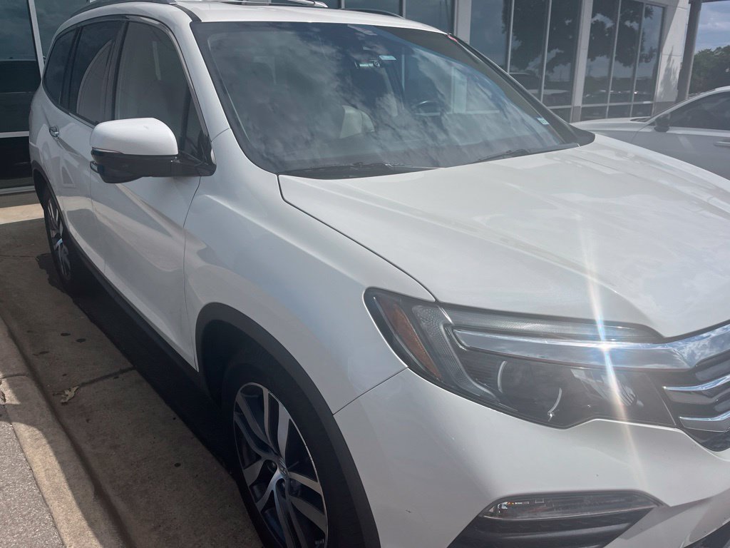 Used 2018 Honda Pilot Touring image 3