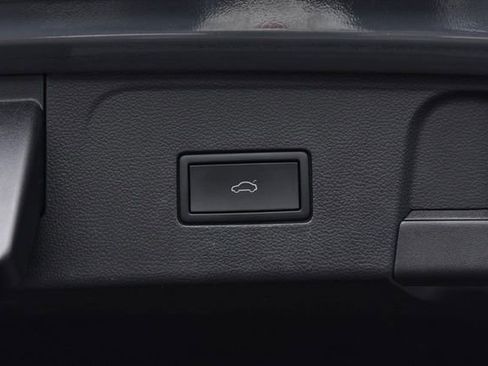 Certified 2025 Volkswagen Atlas SEL Premium R-Line AWD/4WD image 27