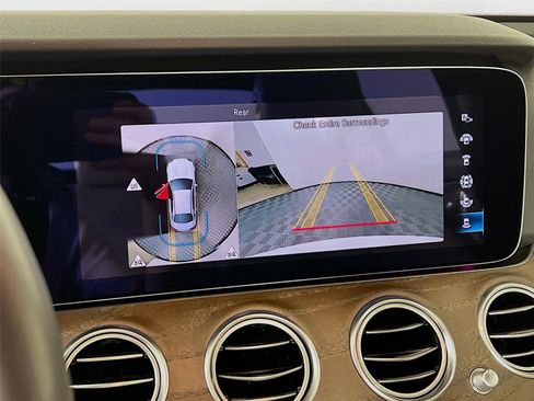 Used 2022 Mercedes-Benz E 350 4MATIC Sedan image 14