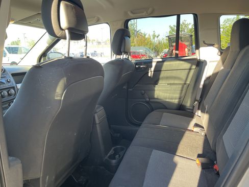 Used 2016 Jeep Compass Sport FWD image 10
