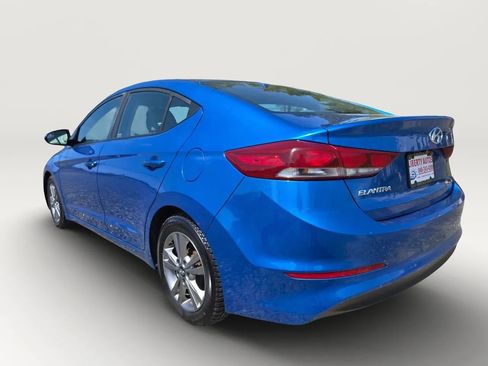 Used 2017 Hyundai Elantra SE FWD image 4