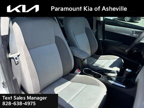 Used 2018 Toyota Corolla LE FWD image 18