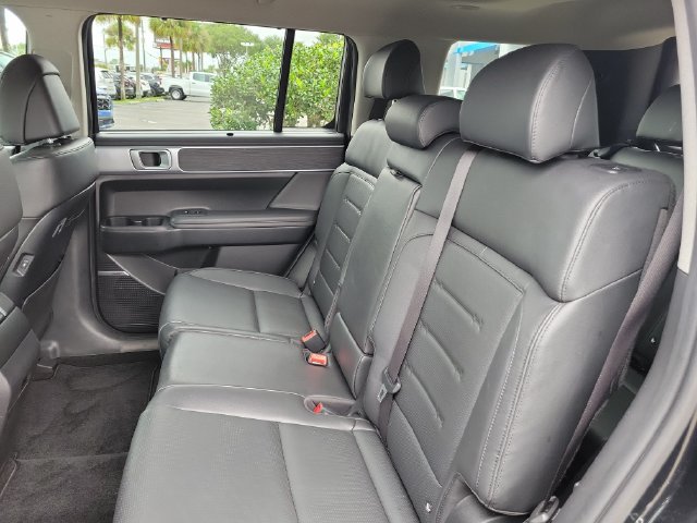 Used 2024 Hyundai Santa Fe Limited FWD image 17