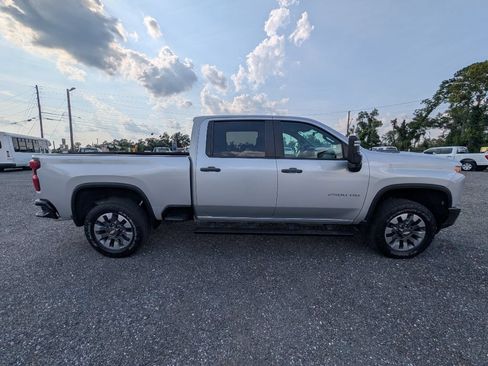 Used 2022 Chevrolet Silverado 2500 Custom w/ Custom Convenience Package AWD/4WD image 5