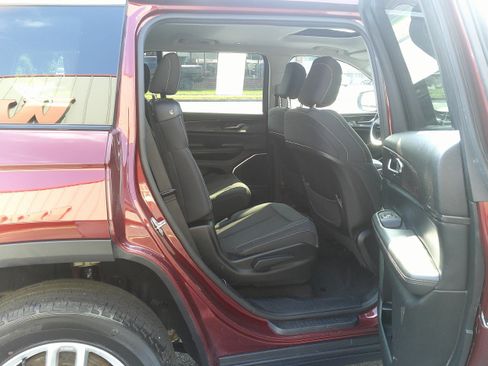 Used 2022 Jeep Grand Cherokee L Laredo w/ Luxury Tech Group I AWD/4WD image 26