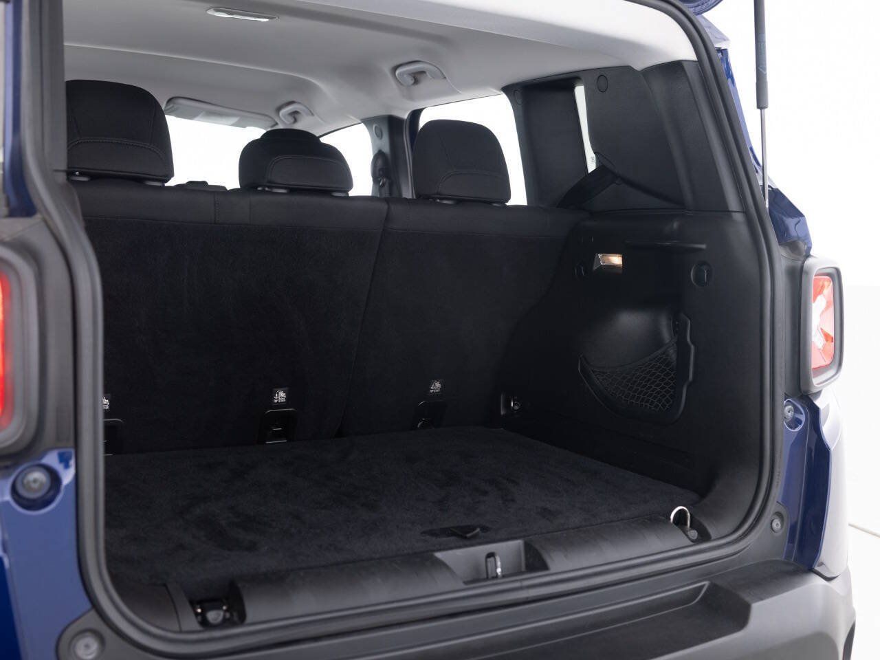 Used 2016 Jeep Renegade Latitude FWD image 40