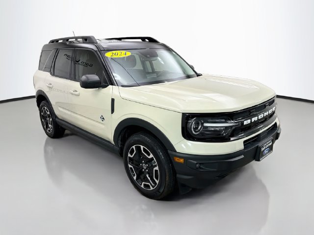Used 2024 Ford Bronco Sport Outer Banks w/ Tech Package AWD/4WD image 1