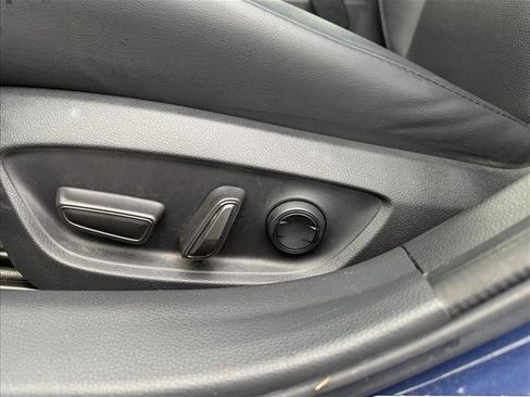 Used 2023 Toyota Prius XLE image 11