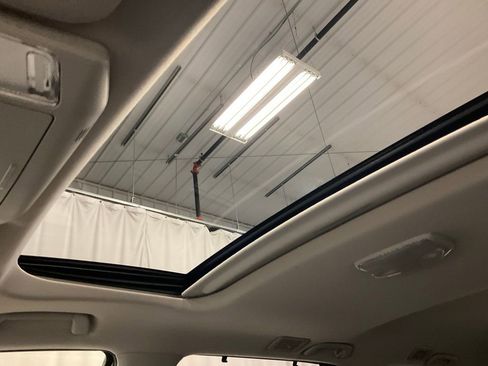 Used 2019 Toyota Sequoia Limited w/ Safety & Convenience Package image 21