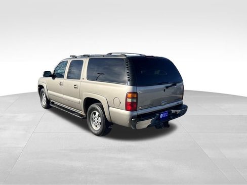 Used 2002 Chevrolet Suburban LT image 4