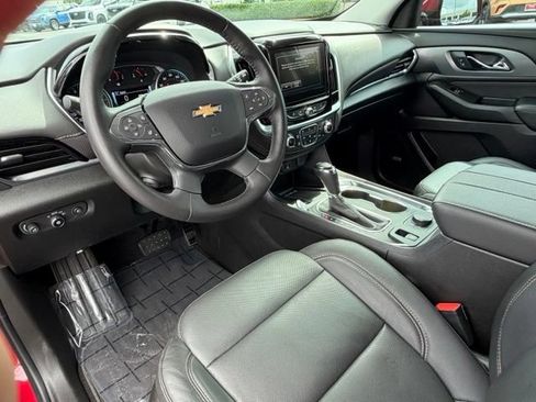 Used 2019 Chevrolet Traverse Premier w/ Driver Confidence II Package FWD image 16