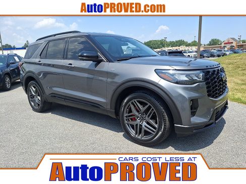 Used 2025 Ford Explorer ST-Line w/ ST-Line Street Pack AWD/4WD image 1