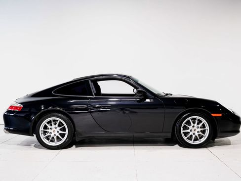 Used 2004 Porsche 911 Carrera RWD image 2