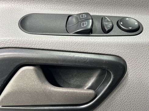 Used 2013 Mercedes-Benz Sprinter 2500 image 13