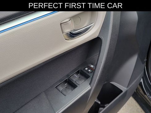 Used 2015 Toyota Corolla LE FWD image 18