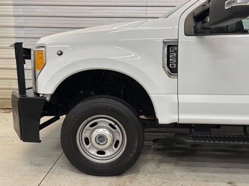 Used 2017 Ford F250 XL w/ Power Equipment Group AWD/4WD image 4