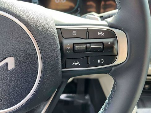 Certified 2025 Kia Sportage EX AWD/4WD image 21