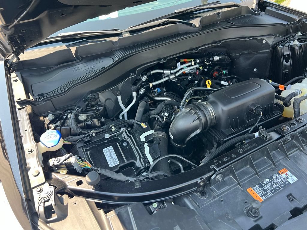 Used 2024 Ford Explorer XLT AWD/4WD image 45