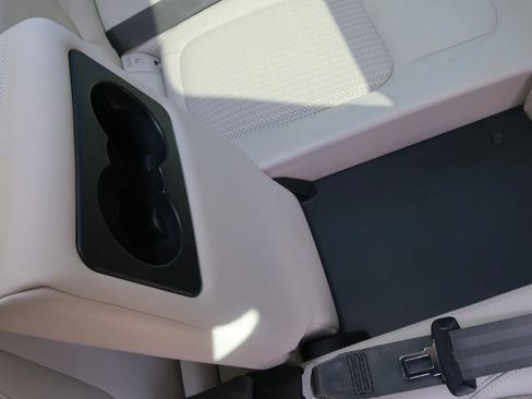 Used 2017 Jaguar XF Prestige image 43