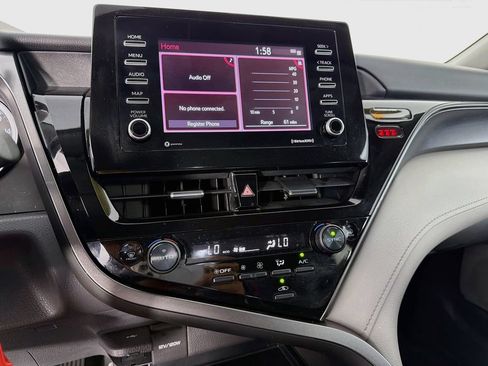 Used 2022 Toyota Camry LE FWD image 19