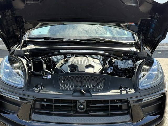 Used 2026 Porsche Macan AWD/4WD image 24