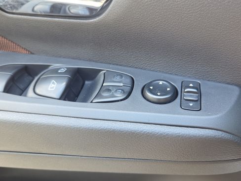Used 2024 Nissan Kicks SR FWD image 26