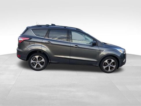 Used 2018 Ford Escape SEL w/ Ford Safe & Smart Package FWD image 11