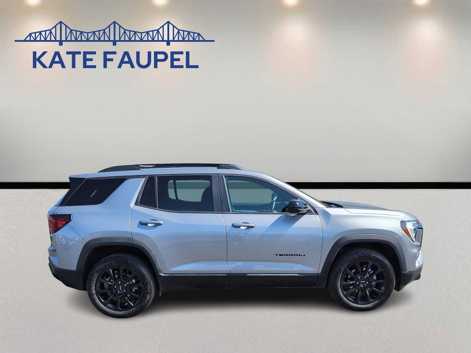 Used 2026 GMC Terrain Elevation w/ Black Edition FWD image 8
