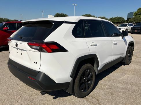 Used 2024 Toyota RAV4 LE FWD image 4
