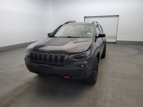 Used 2019 Jeep Cherokee Trailhawk image 15