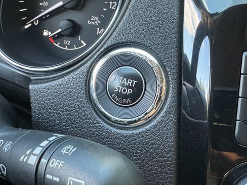 Used 2018 Nissan Rogue SL w/ Premium Package FWD image 23