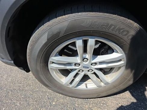 Used 2023 Ford Explorer XLT w/ Equipment Group 202A AWD/4WD image 15