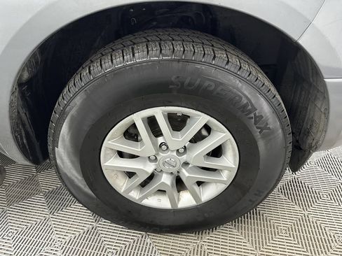 Used 2016 Nissan Frontier SV w/ SV Value Truck Package RWD image 12