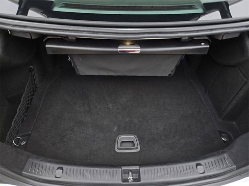 Used 2017 Mercedes-Benz E 300 image 34