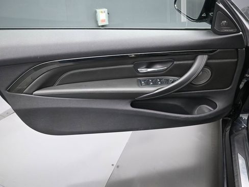 Used 2015 BMW M4 Convertible image 11