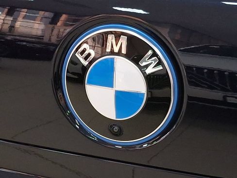 Used 2025 BMW i7 xDrive60 w/ M Sport Package RWD image 26