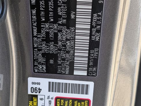 Used 2022 Toyota Sienna XLE image 21