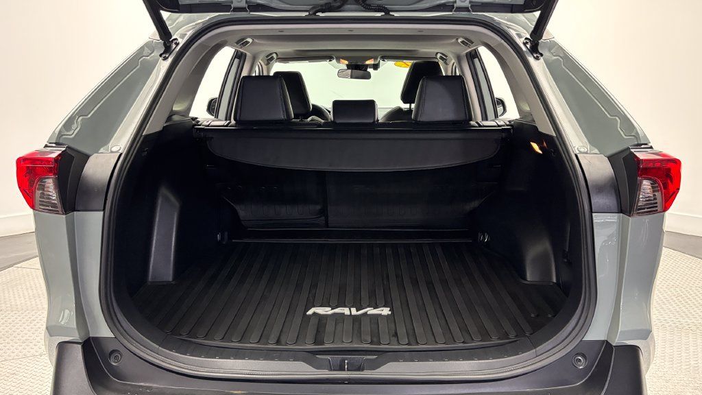 Used 2021 Toyota RAV4 XLE Premium AWD/4WD image 37