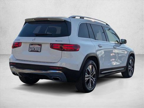 Certified 2025 Mercedes-Benz GLB 250 4MATIC image 4